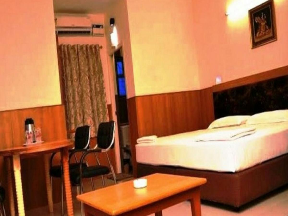 Hotel J Maariot 에로드 외부 사진
